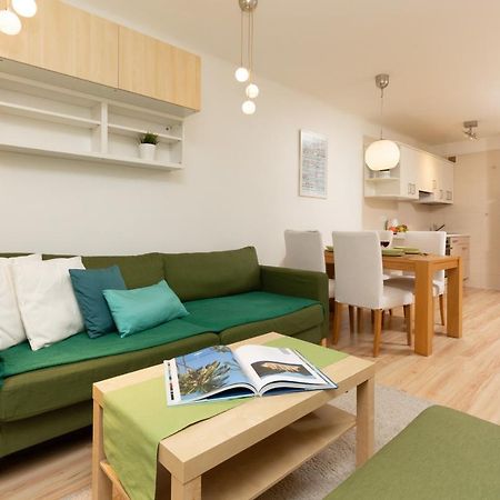 Apartments Warsaw Zelazna By Noclegi Renters Kültér fotó