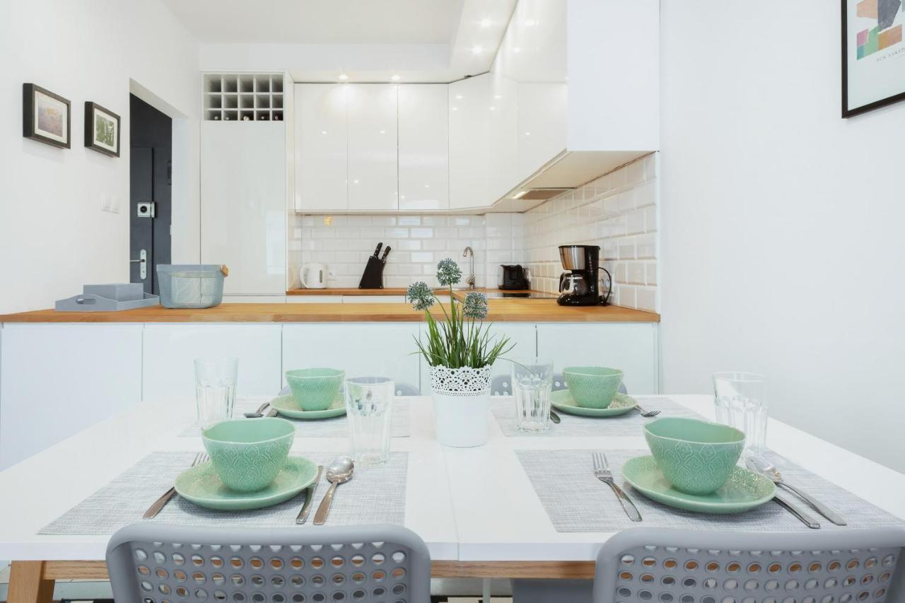 Apartments Warsaw Zelazna By Noclegi Renters Kültér fotó